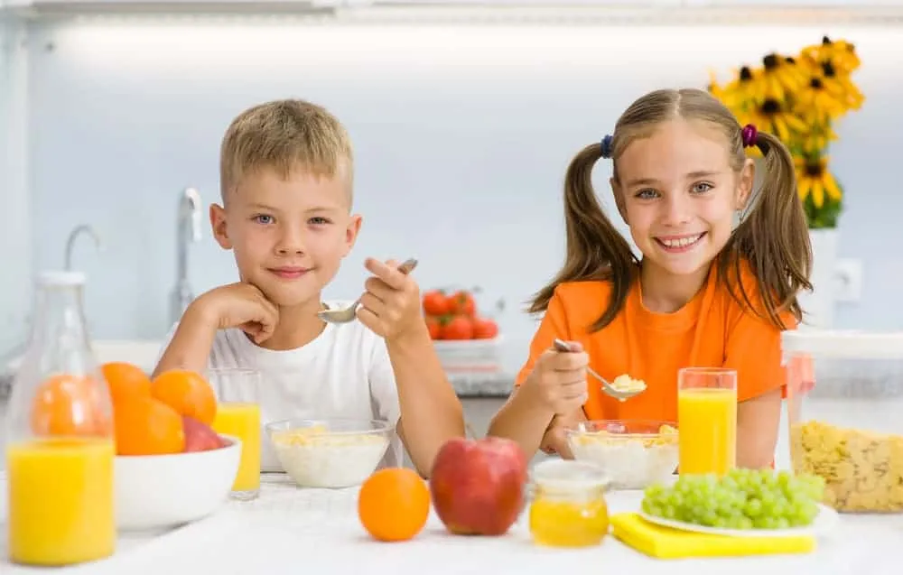 Bữa sáng dinh dưỡng cho trẻ tiểu học: Nhanh, gọn, đủ chất